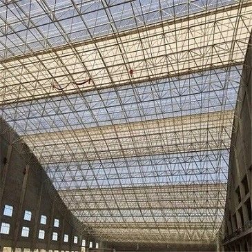Q235B / Marco de acero comercial de la rejilla de Decoiling del edificio de marco de acero de Q355B