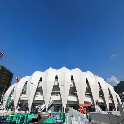 Gimnasio prefabricado del edificio del metal de la estructura de acero del moho anti reciclable del estadio