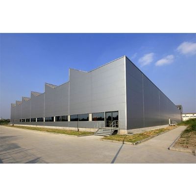 Almacén de cobertizo de estructura de acero con persiana enrollable/batiente/puertas corredizas y pendiente/techo plano