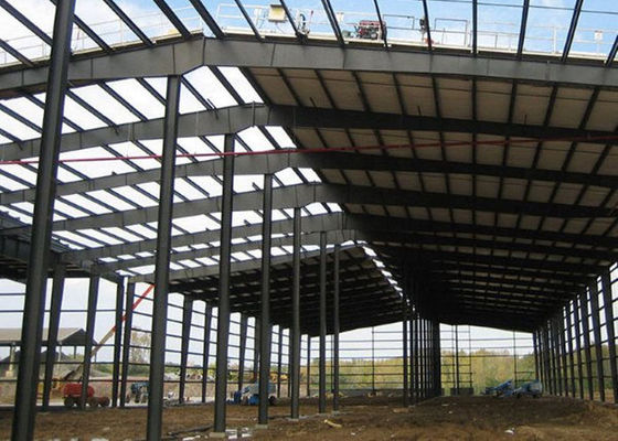 Construcción de estructuras industriales prefabricadas de acero