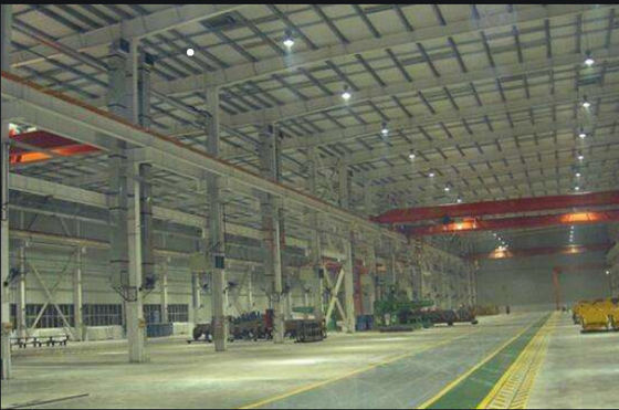 Construcción prefabricada de acero Fábrica de estructuras de acero con diseño personalizado