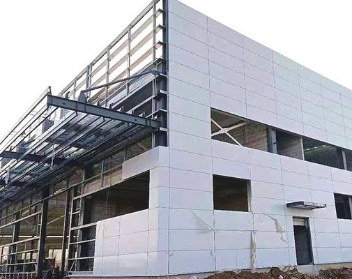Almacén de estructura de acero con ventanas de aluminio / PVC