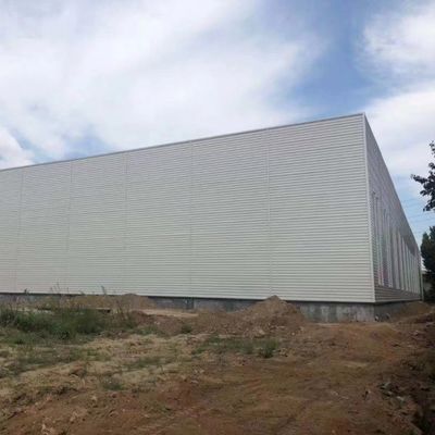 Taller de estructura de acero prefabricado con panel sándwich