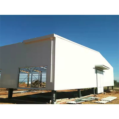 Almacén de estructura prefabricada de acero con aislamiento opcional y ventanas de aluminio