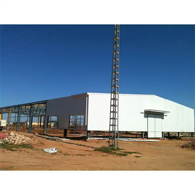 Almacén de estructura prefabricada de acero con aislamiento opcional y ventanas de aluminio