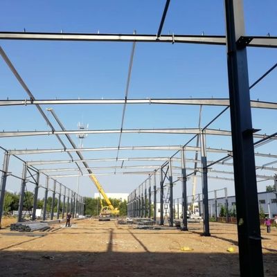 Construcción de edificios industriales de acero prefabricado