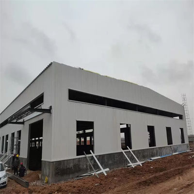 Taller de estructuras de acero personalizadas con tratamiento de superficie galvanizado y materiales