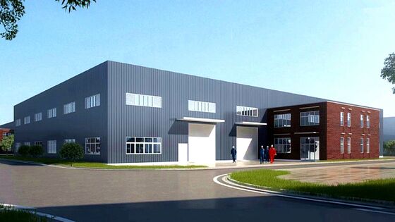 Construcción prefabricada de acero con techo inclinado, con cubierta de suelo y hormigón, diseñada para soluciones de construcción modular en diversos sectores